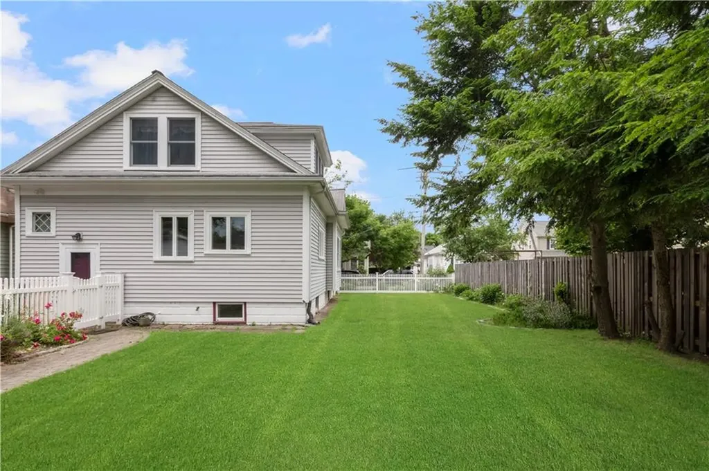 17 Sharon Street Providence RI 02908