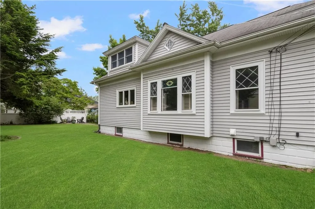 17 Sharon Street Providence RI 02908