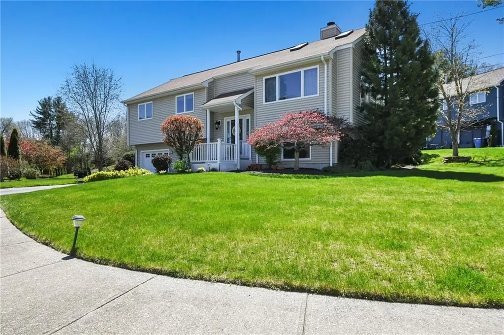 11 Natick Circle Cranston RI 02921
