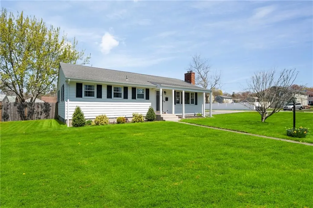 16 Ridgeway Drive Warren RI 02885