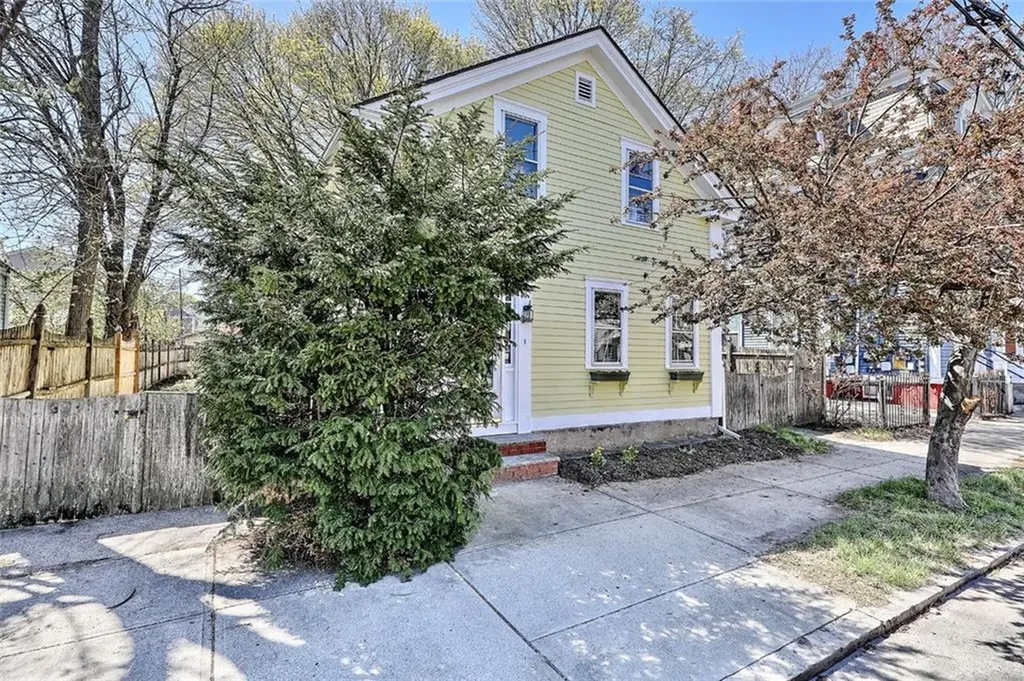 142 Bridgham Street Providence RI 02909