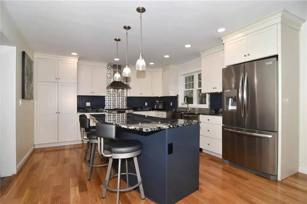 87 R Scituate Avenue Johnston RI 02919