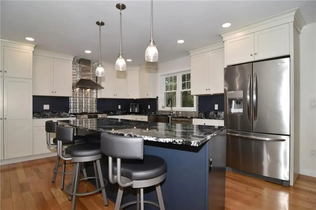 87 R Scituate Avenue Johnston RI 02919