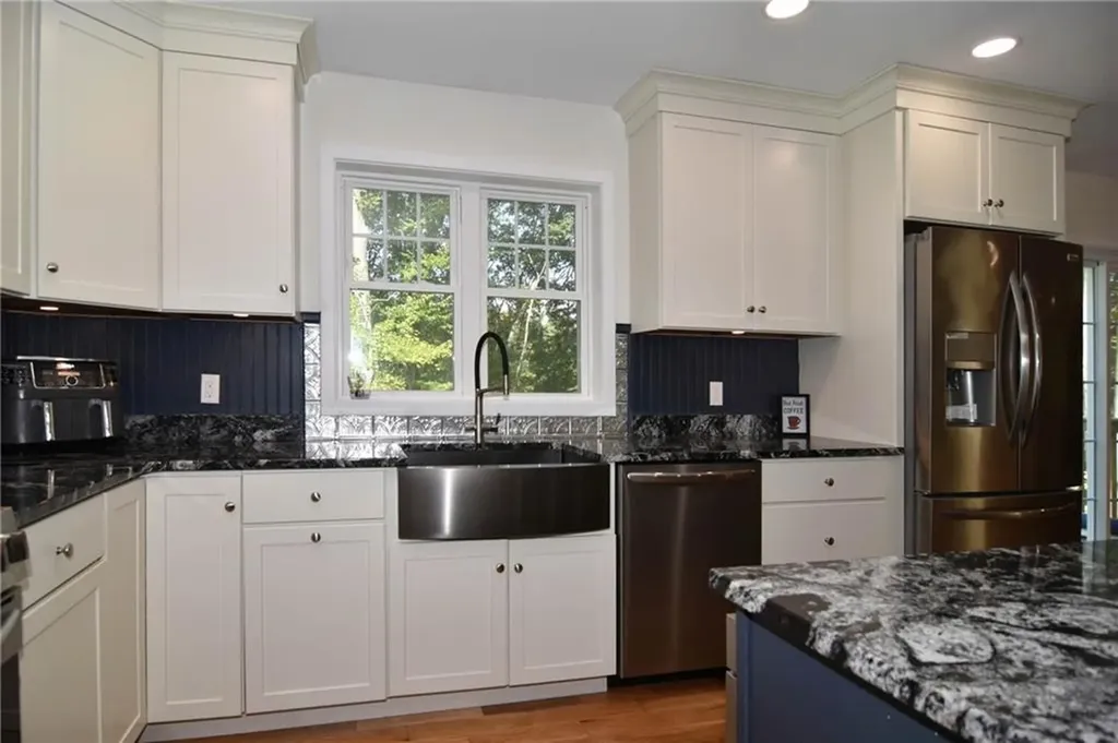 87 R Scituate Avenue Johnston RI 02919