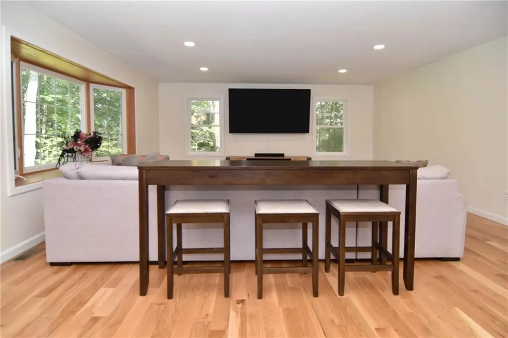 87 R Scituate Avenue Johnston RI 02919
