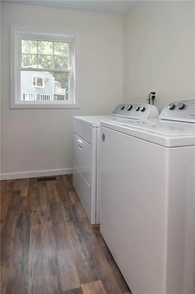 87 R Scituate Avenue Johnston RI 02919
