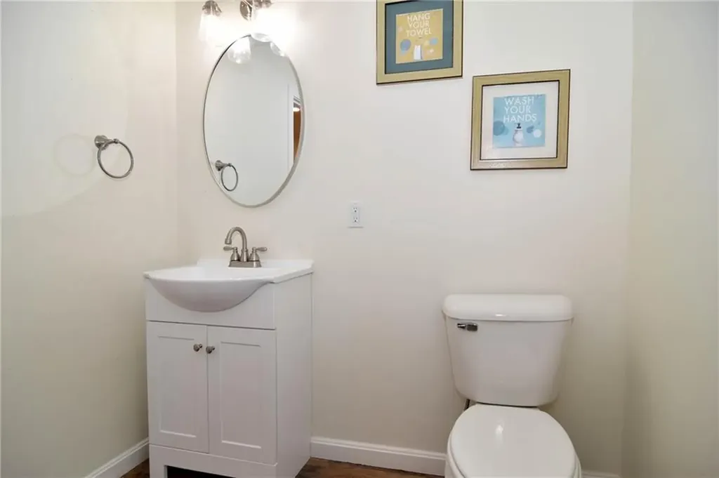 87 R Scituate Avenue Johnston RI 02919