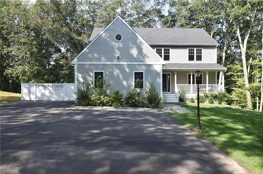 87 R Scituate Avenue Johnston RI 02919