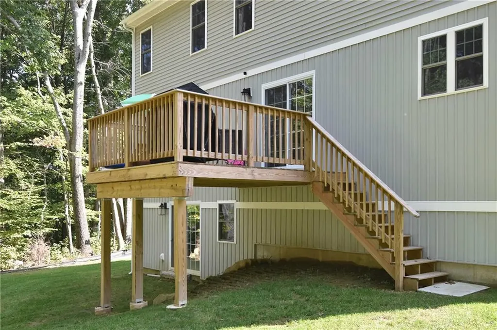 87 R Scituate Avenue Johnston RI 02919
