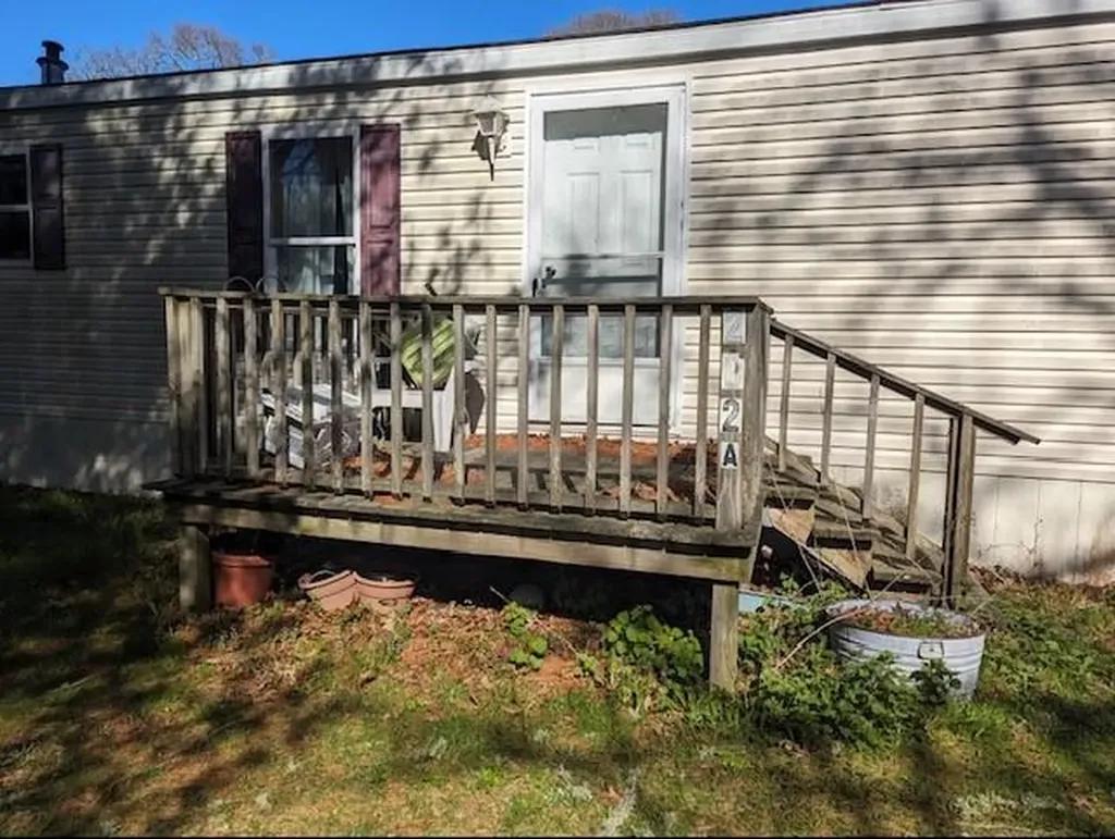 202 Long Highway Little Compton RI 02837