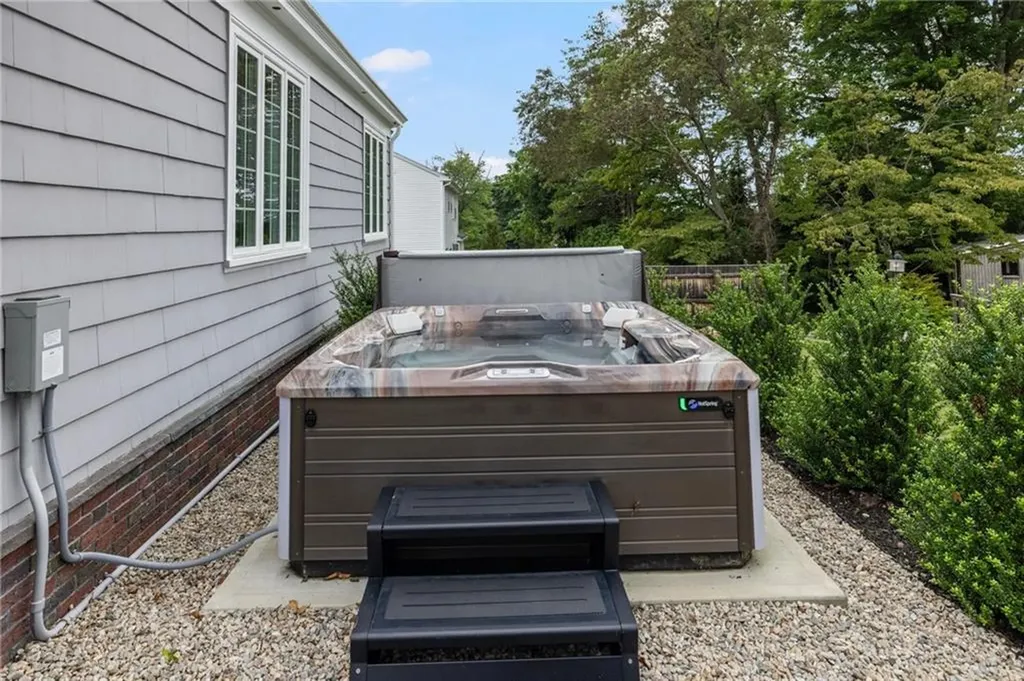 65 Grandview Avenue Lincoln RI 02865