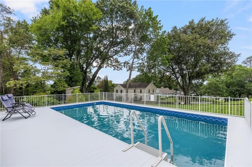 65 Grandview Avenue Lincoln RI 02865