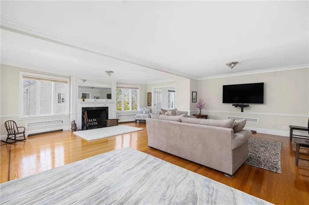 65 Grandview Avenue Lincoln RI 02865