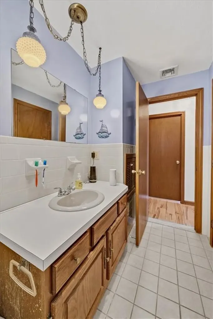 1223 Charles Street North Providence RI 02904