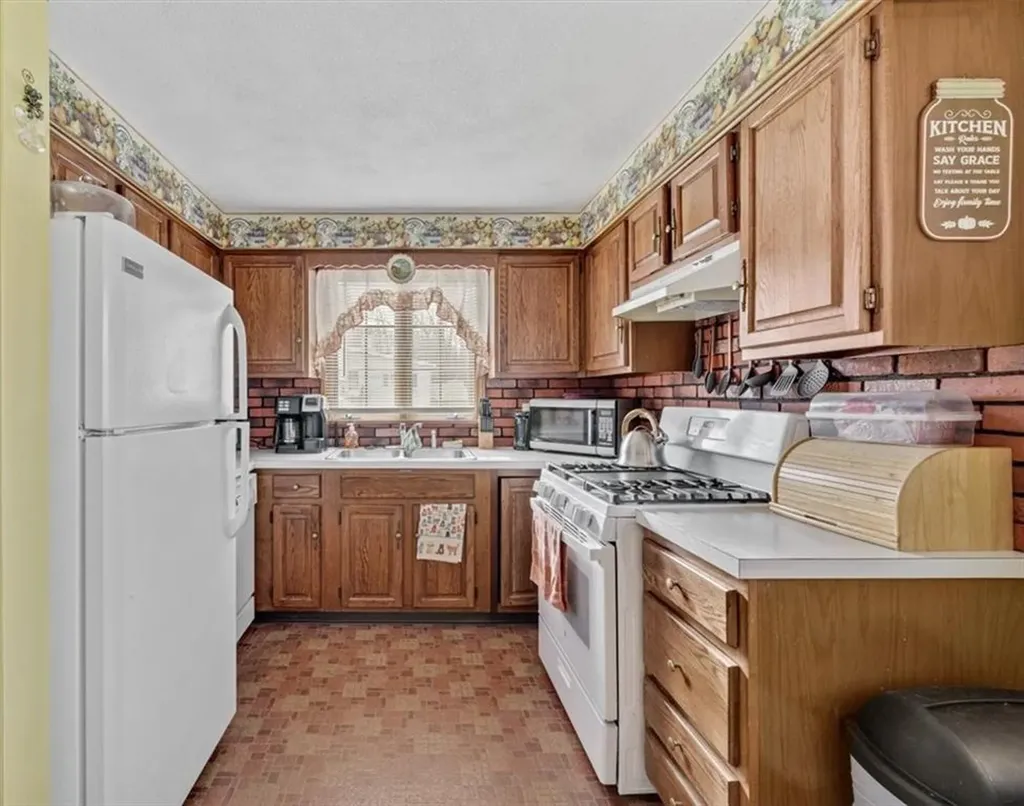 1223 Charles Street North Providence RI 02904