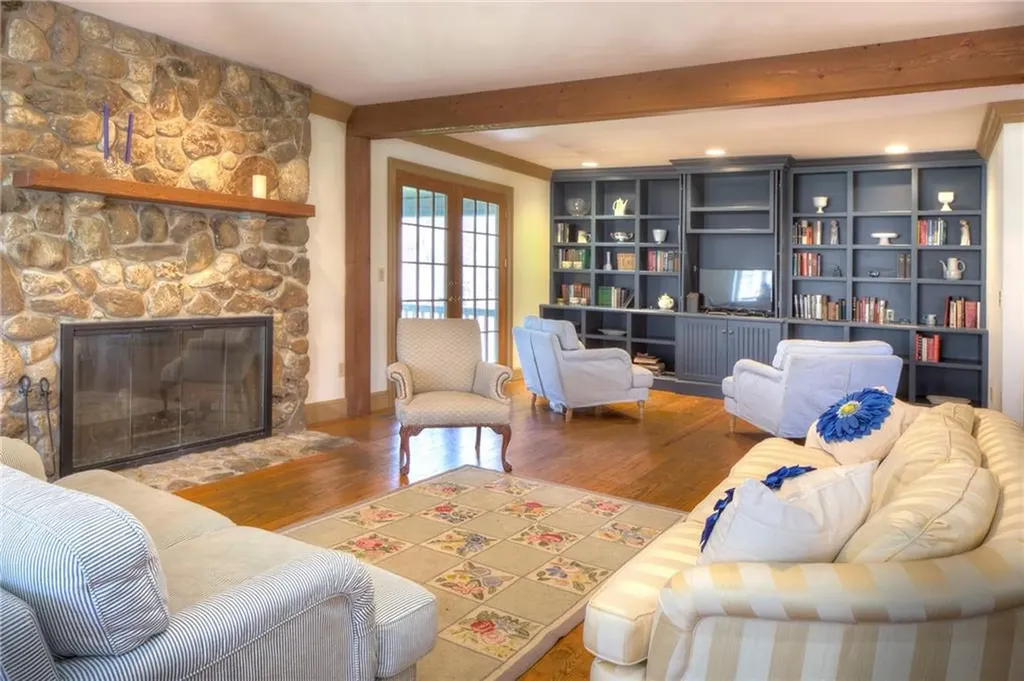 60 Morning Dove Drive Tiverton RI 02878