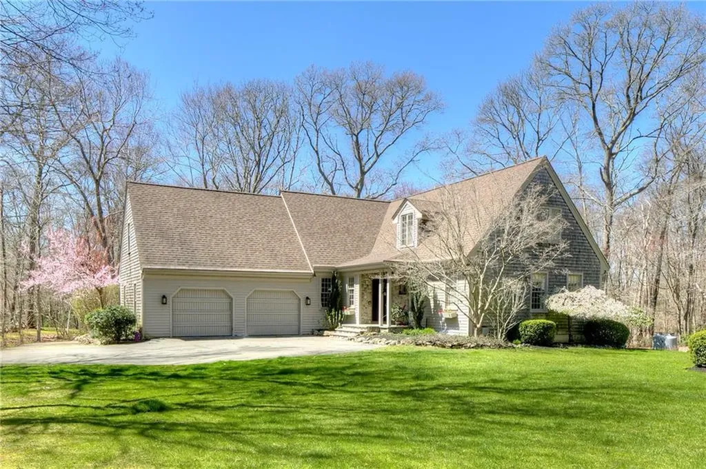 60 Morning Dove Drive Tiverton RI 02878