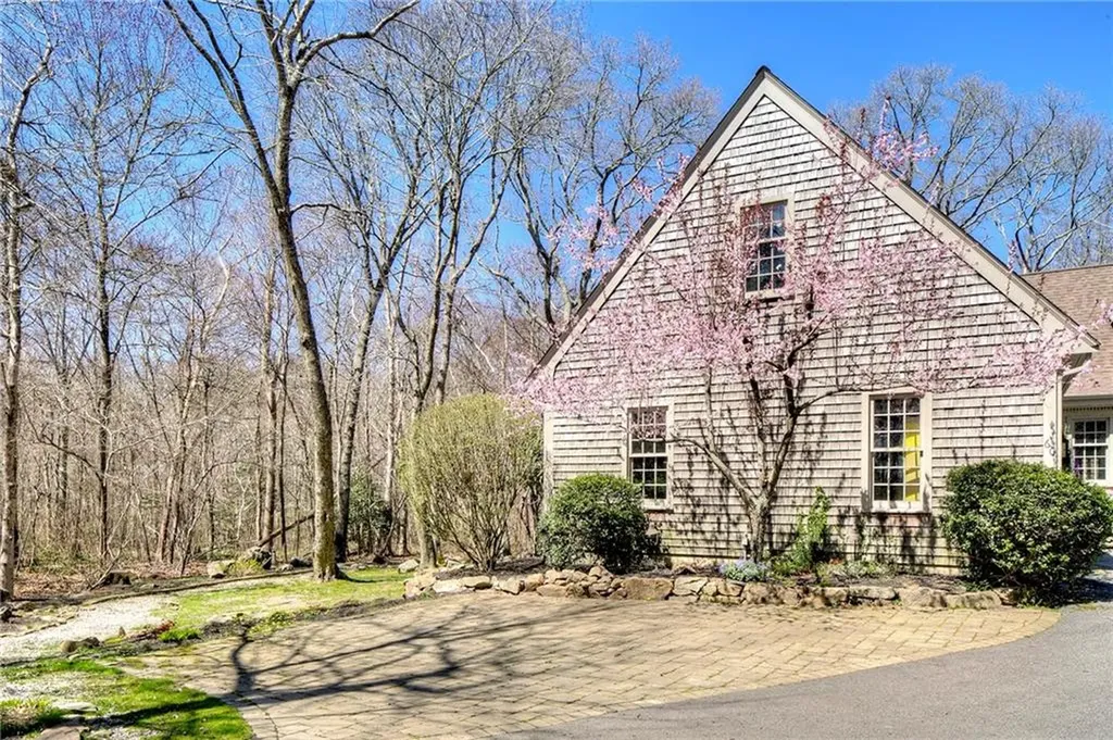60 Morning Dove Drive Tiverton RI 02878