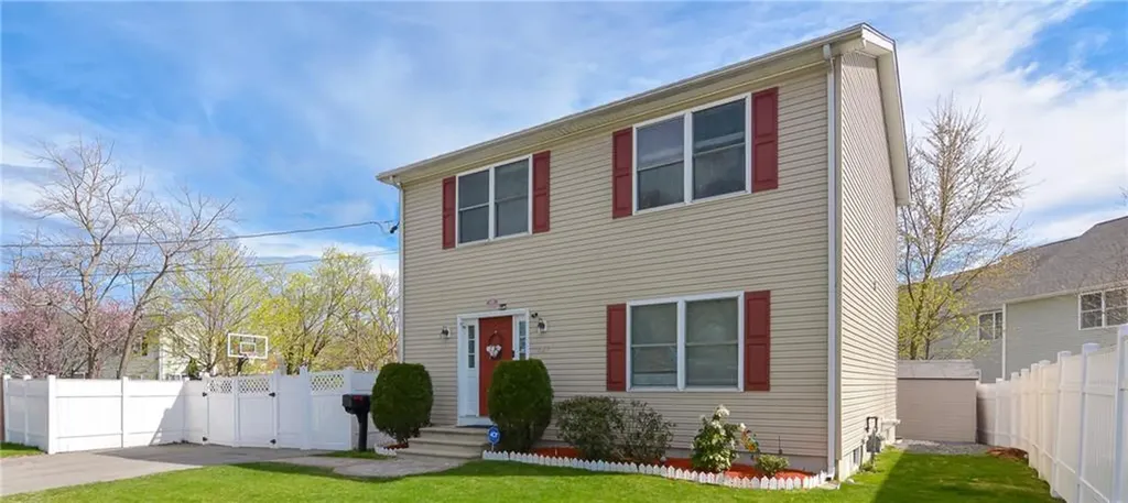 137 Stearns Street Pawtucket RI 02861