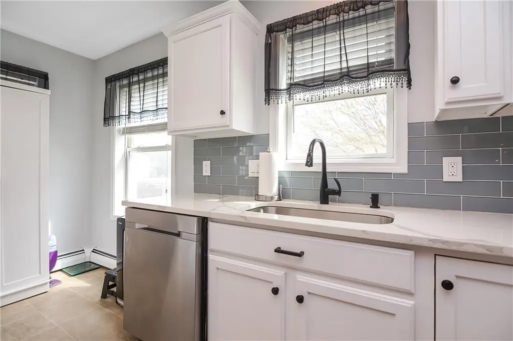 137 Stearns Street Pawtucket RI 02861