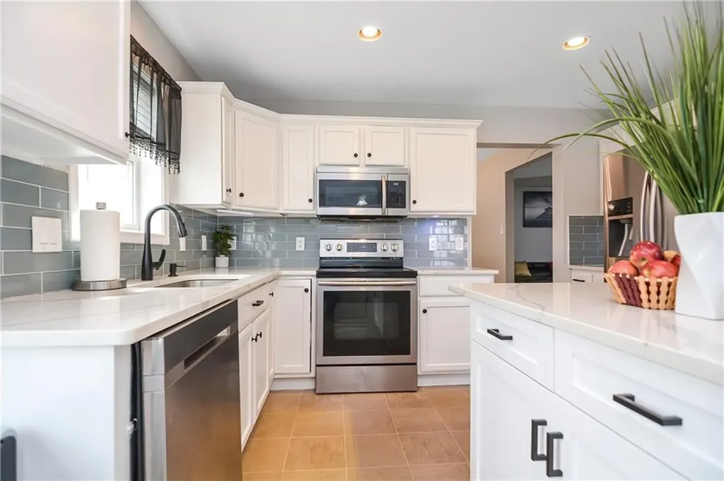 137 Stearns Street Pawtucket RI 02861