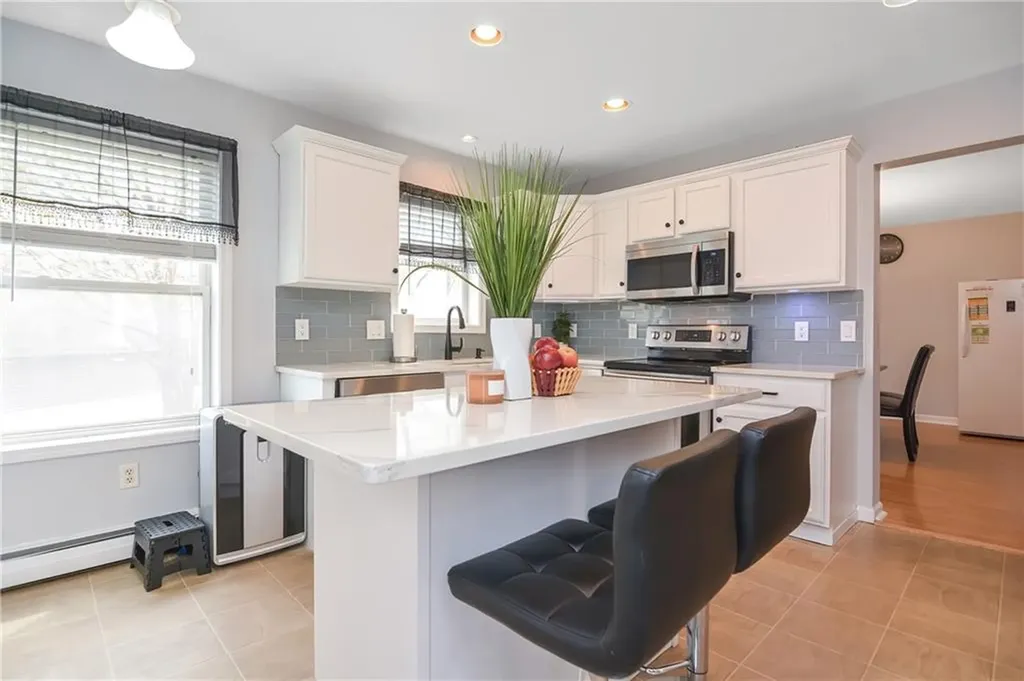 137 Stearns Street Pawtucket RI 02861