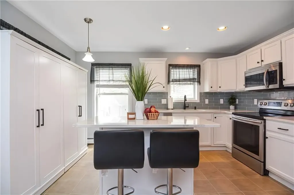 137 Stearns Street Pawtucket RI 02861