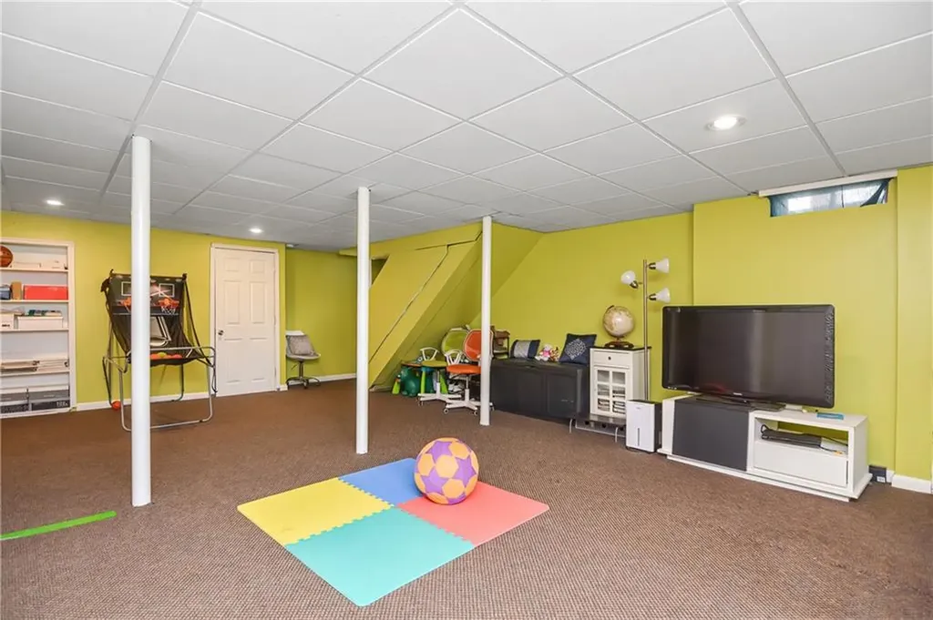 137 Stearns Street Pawtucket RI 02861