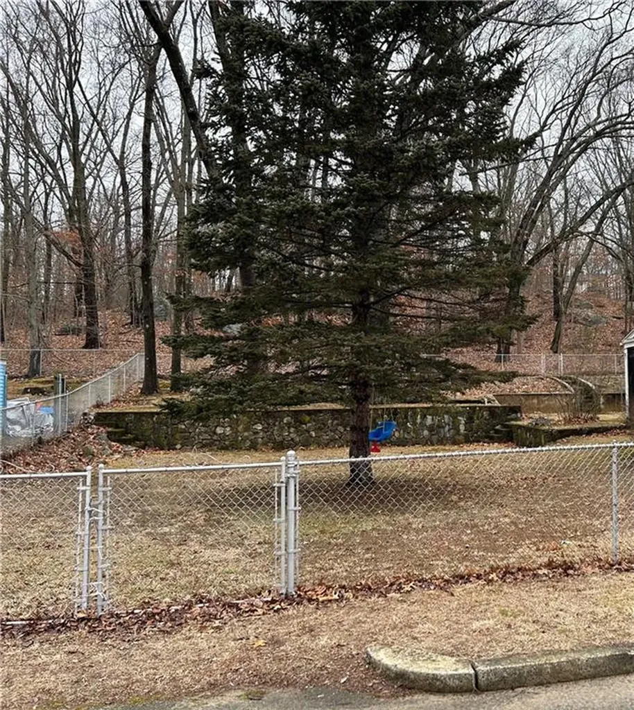 81 Land Martha Street Pawtucket RI 02860