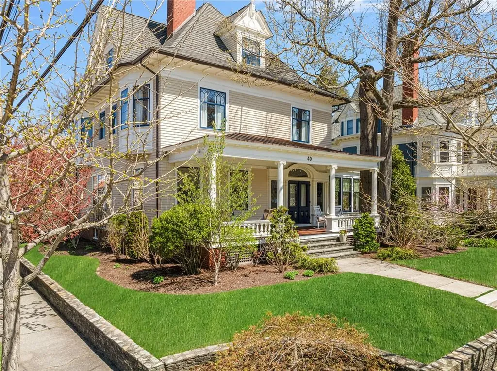 40 Oriole Avenue Providence RI 02906