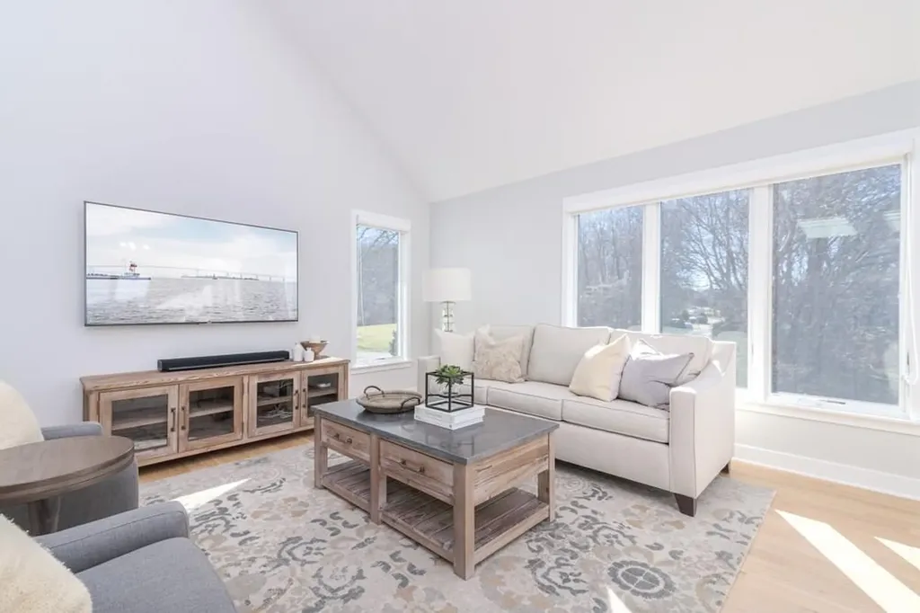 25 Fly Jib Court Jamestown RI 02835