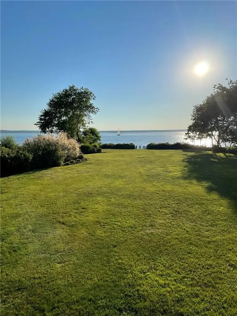 25 Fly Jib Court Jamestown RI 02835