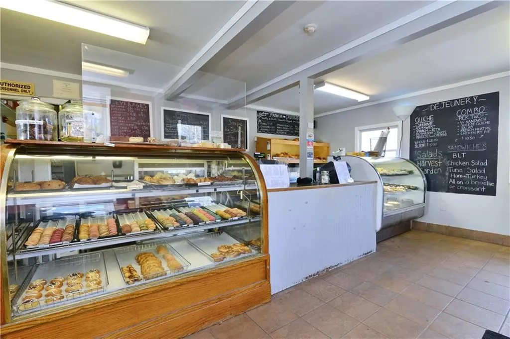 72 East Main Road Middletown RI 02842