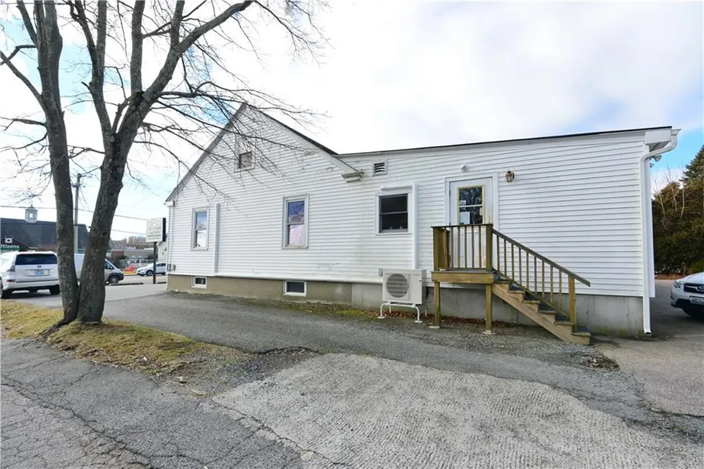72 East Main Road Middletown RI 02842