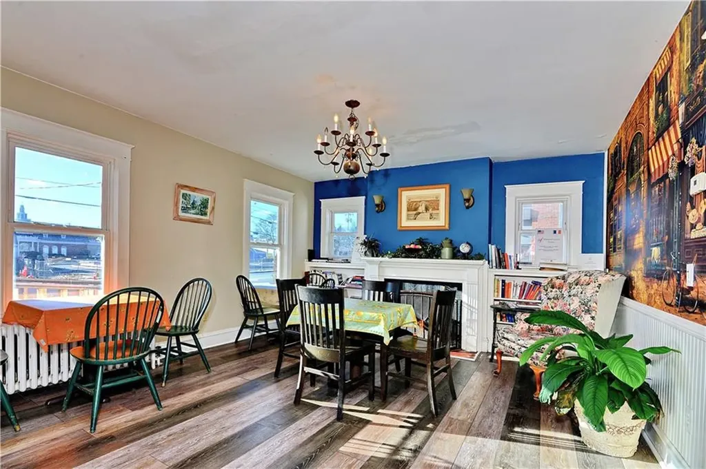 72 East Main Road Middletown RI 02842