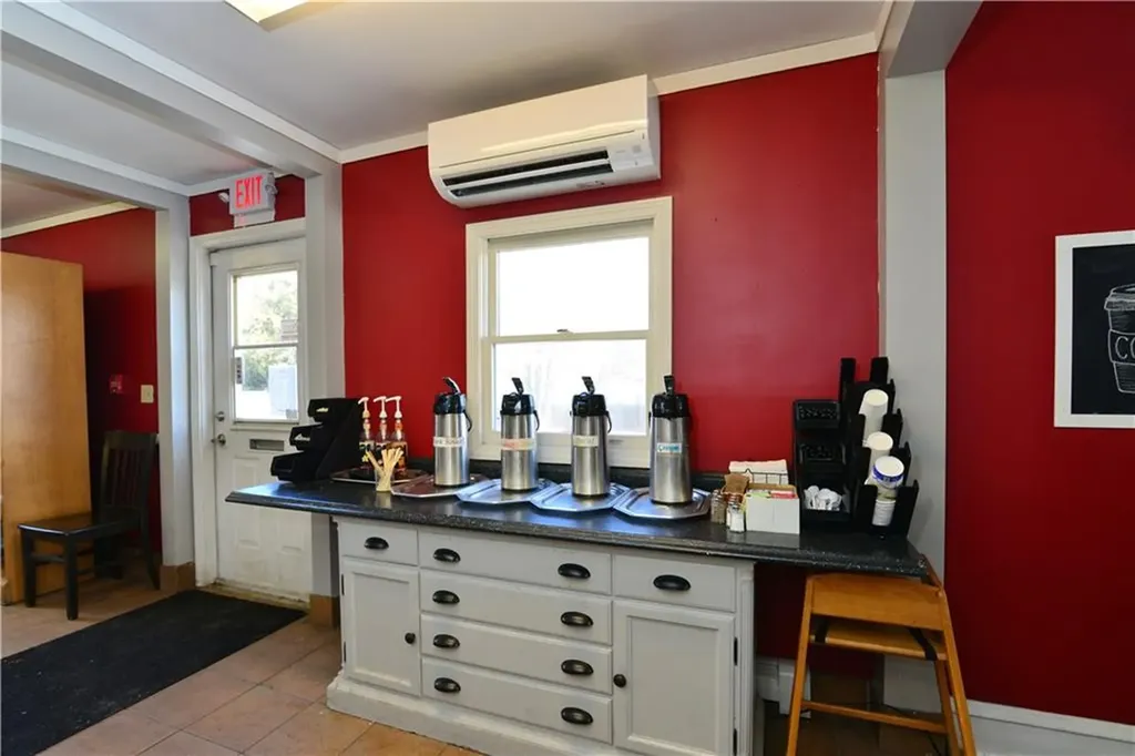 72 East Main Road Middletown RI 02842