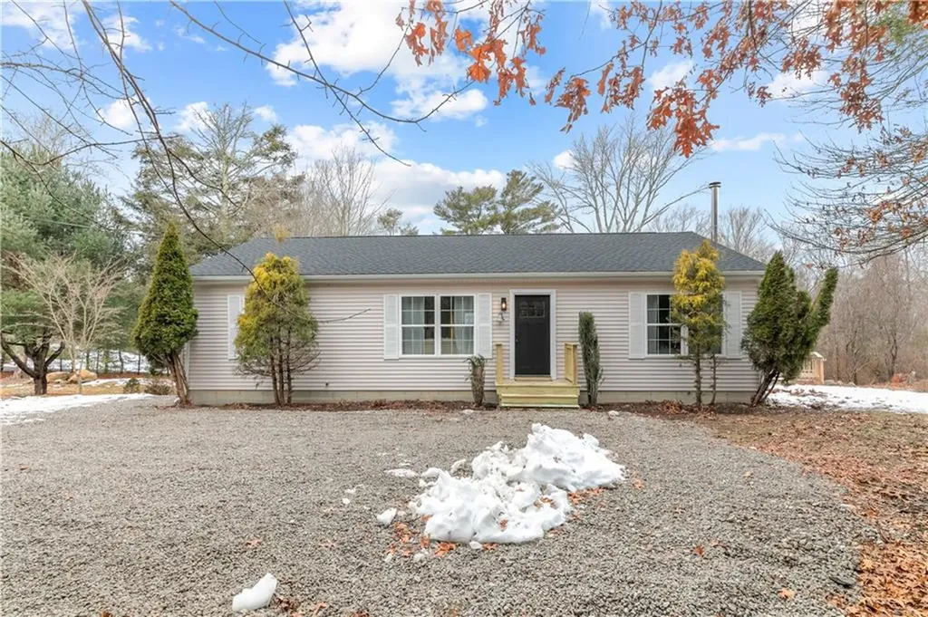 678 Bulgarmarsh Road Tiverton RI 02878