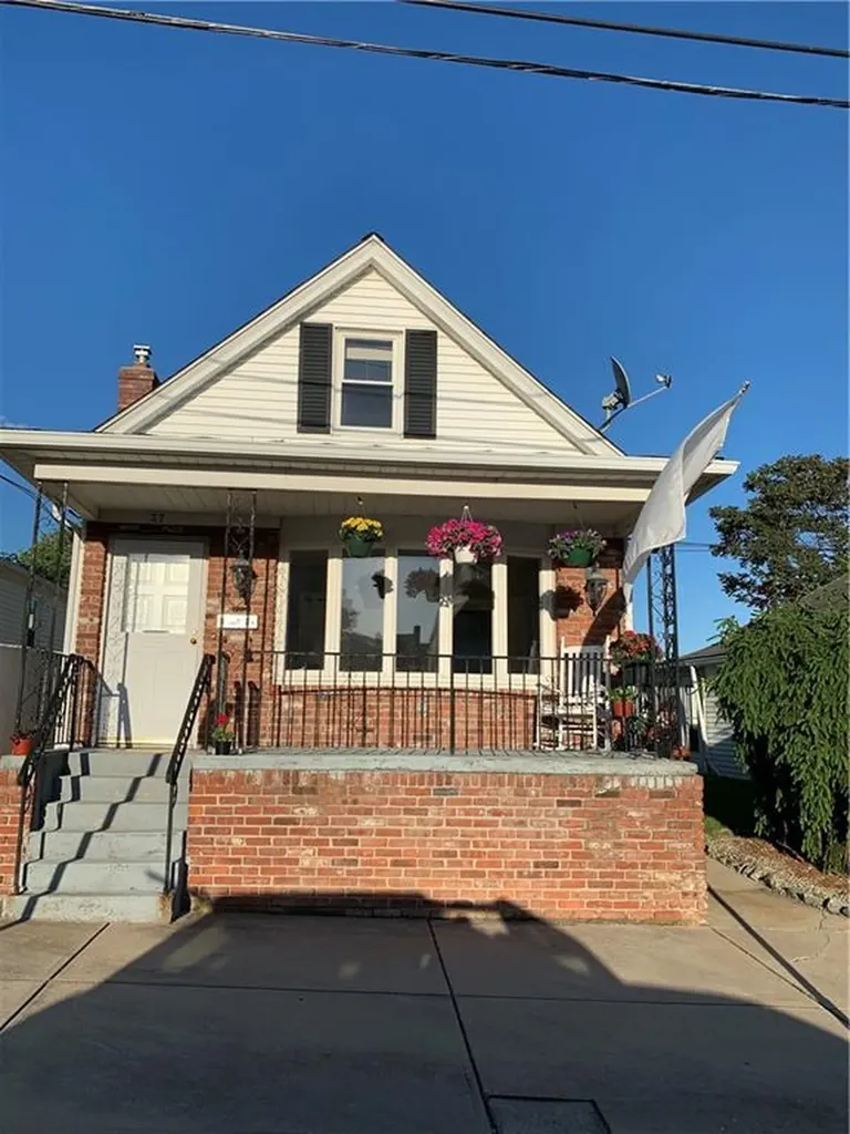 37 Stella Street Providence RI 02909