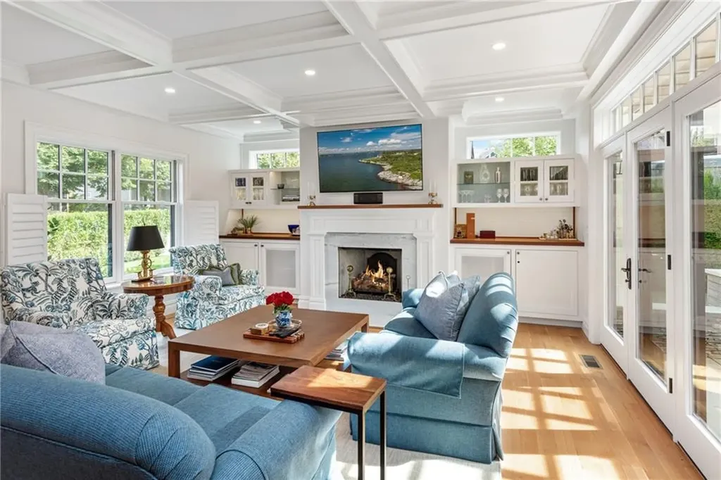 21 Prairie Avenue Newport RI 02840