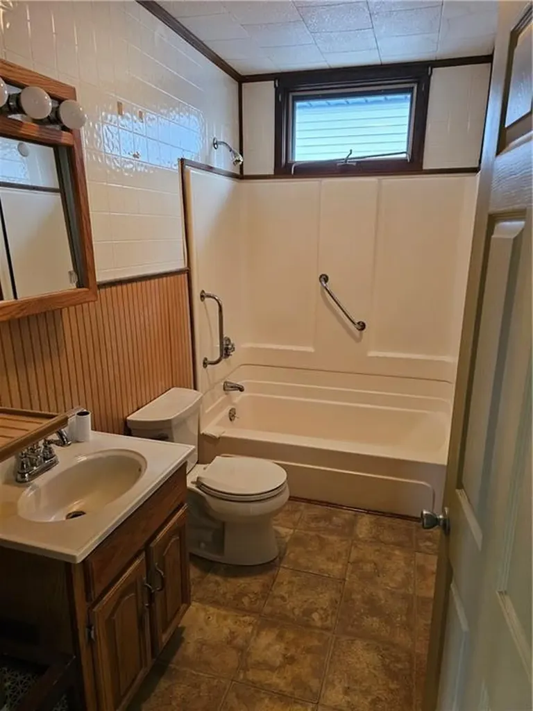 36 Cedar Avenue Portsmouth RI 02871