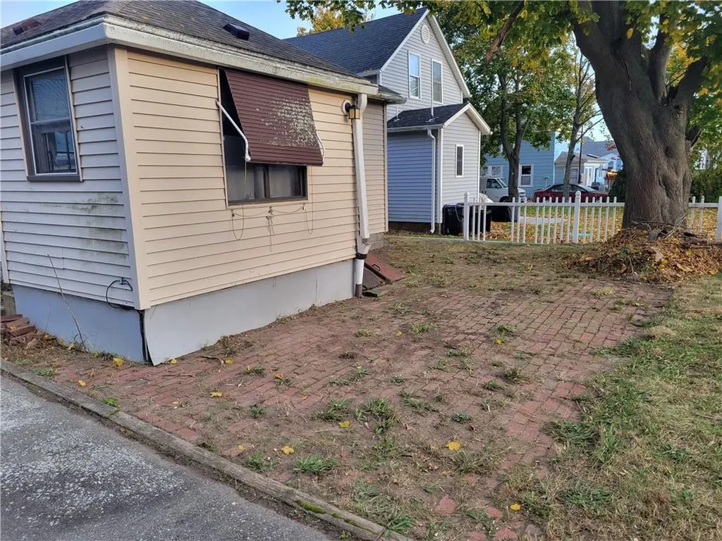 36 Cedar Avenue Portsmouth RI 02871