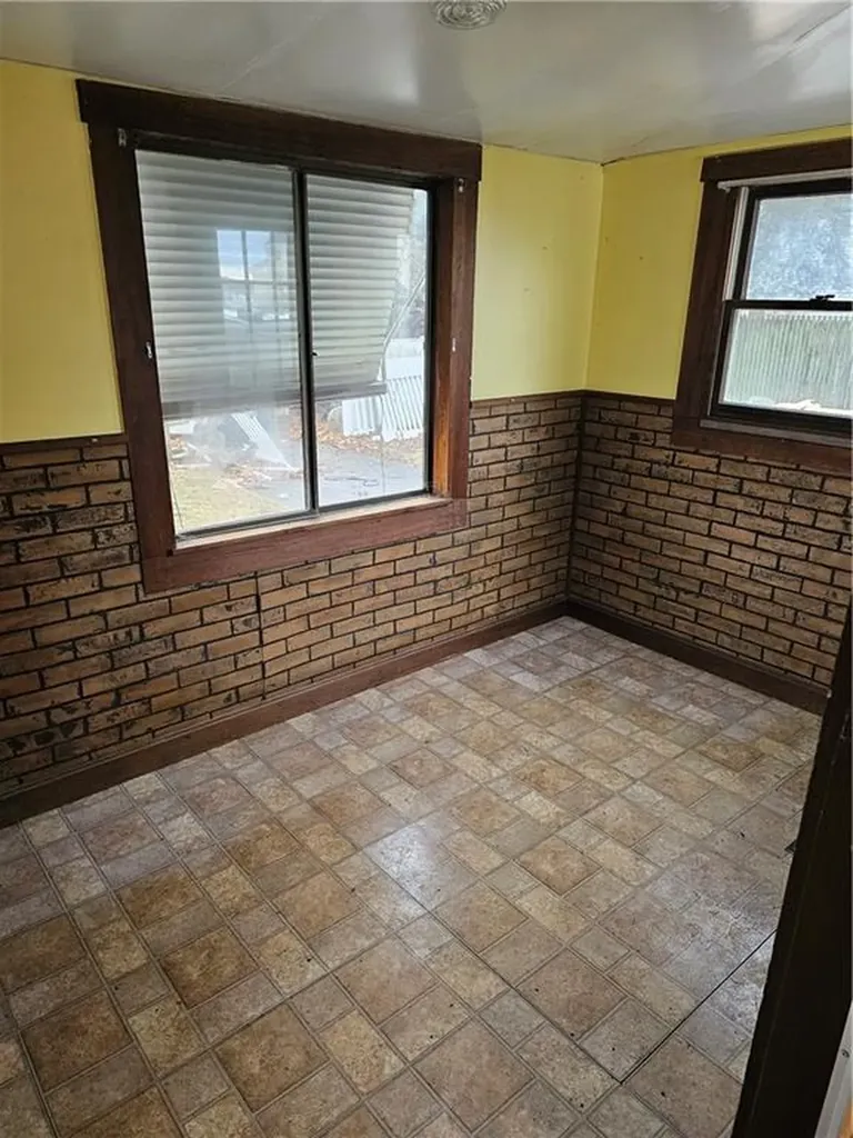 36 Cedar Avenue Portsmouth RI 02871