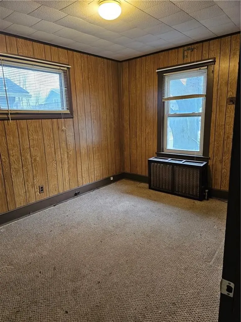 36 Cedar Avenue Portsmouth RI 02871