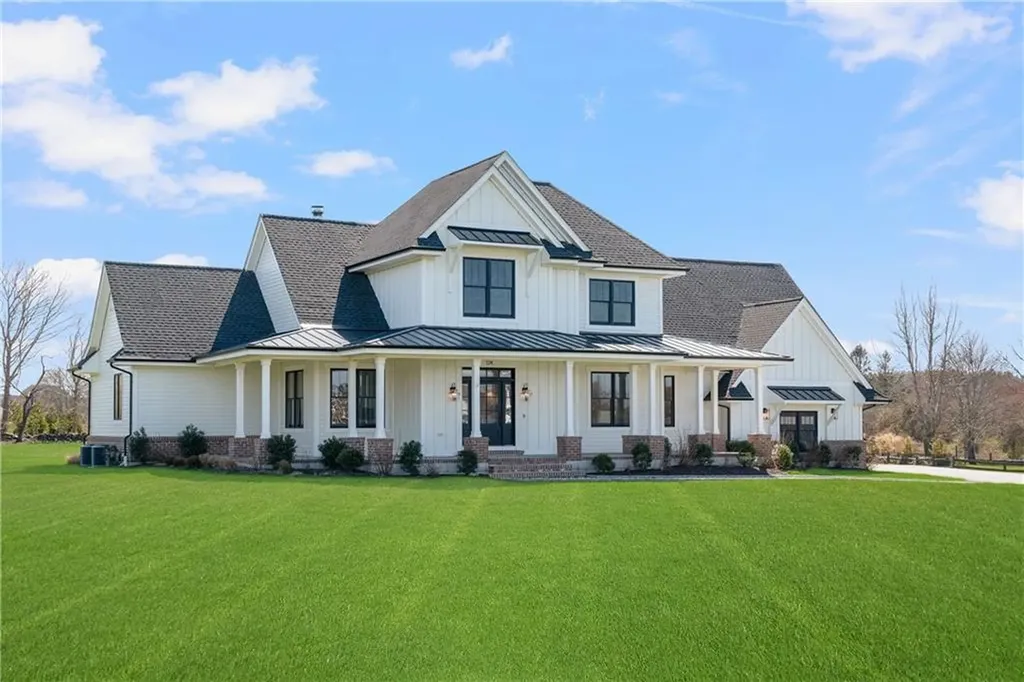 124 Cornelius Drive Middletown RI 02842