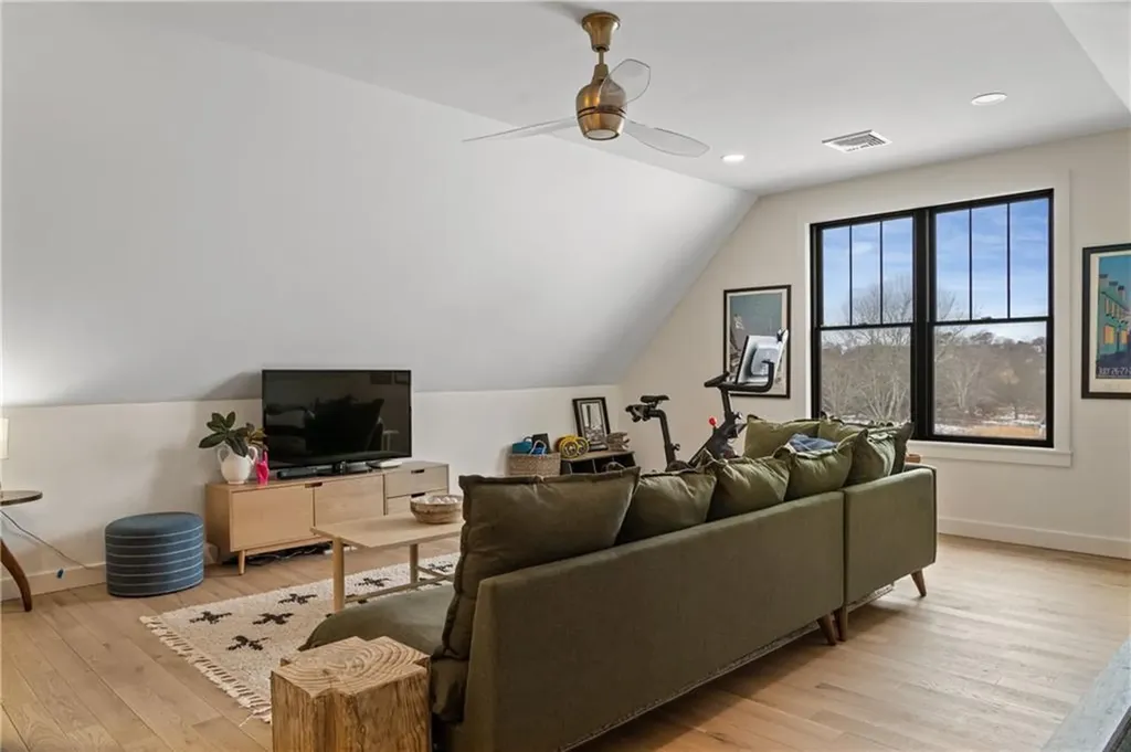 124 Cornelius Drive Middletown RI 02842
