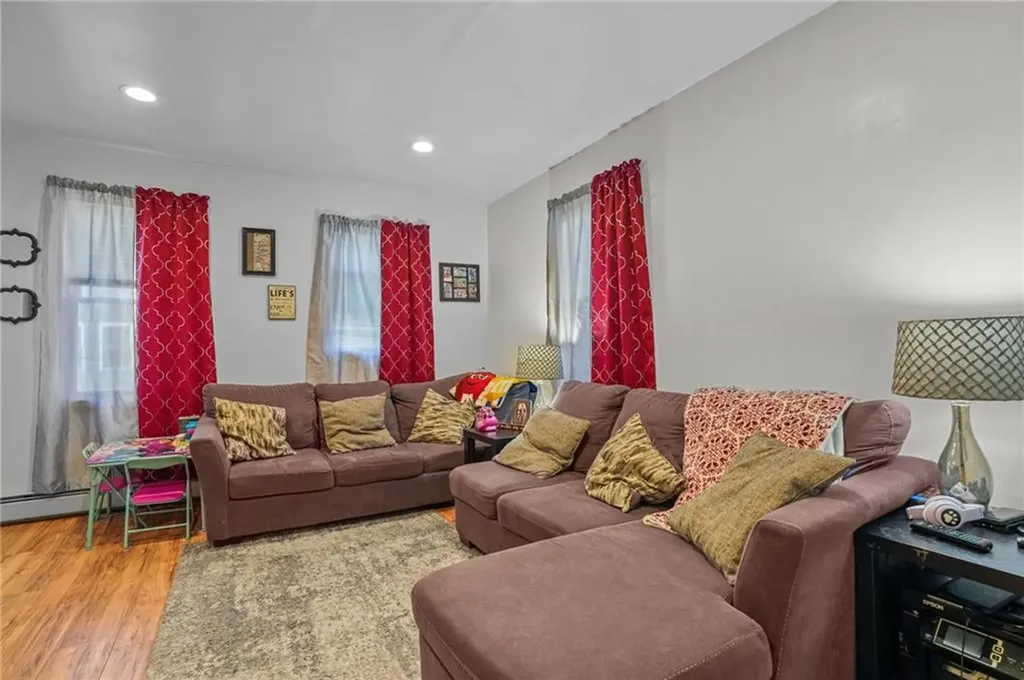 344 Willard Avenue Providence RI 02907