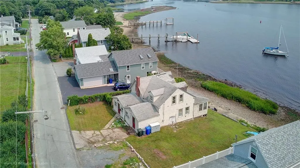 92 King Philip Avenue Bristol RI 02809