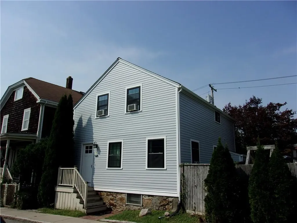 22 Dixon Street Newport RI 02840
