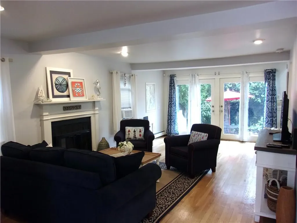22 Dixon Street Newport RI 02840