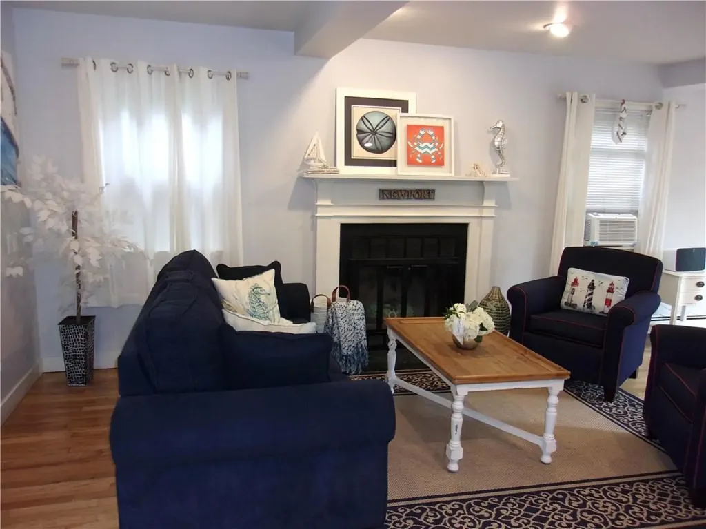 22 Dixon Street Newport RI 02840